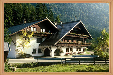 Gasthof zur Mühle with guestrooms in Leutasch Olympic region Seefeld
